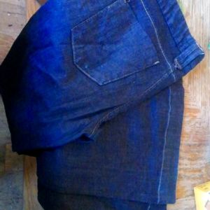 Hudson size 28 flare leg jeans